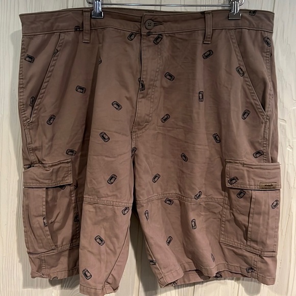 Men’s cargo utility shorts with soda/ Beer  cans size 40 regular - Picture 1 of 8
